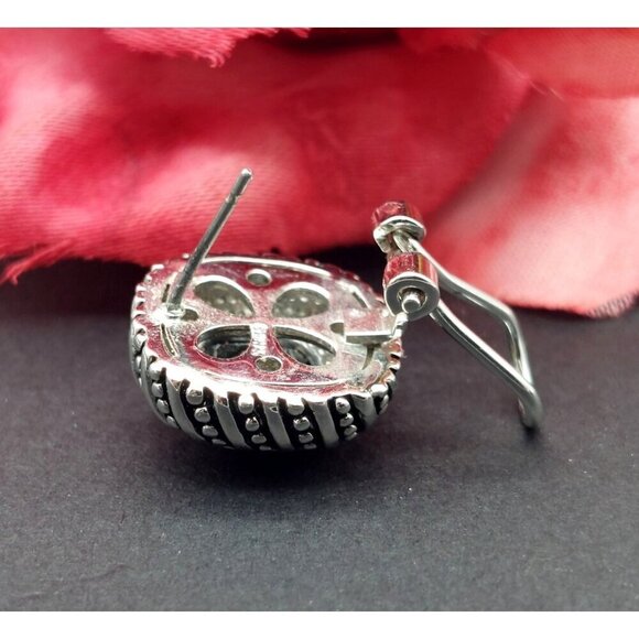 CHAPS Textured Silver Tone & Faceted Black Glass Stone Pierced Stud Earrings - Picture 4 of 8